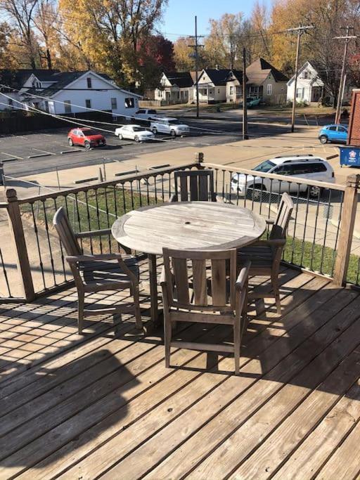 Entire Apartment Close To Downtown - 2 Queen Beds 스프링필드 외부 사진