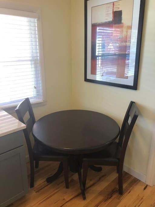 Entire Apartment Close To Downtown - 2 Queen Beds 스프링필드 외부 사진